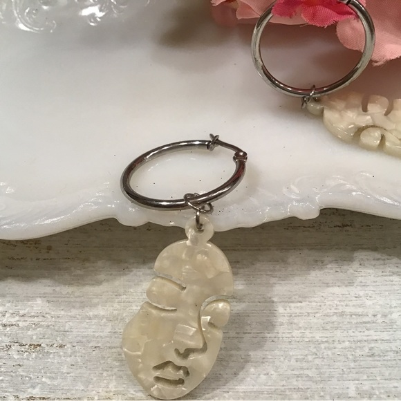 Lady Face Earrings - Picture 7 of 8